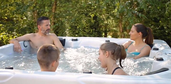 Plug and power hot tubs